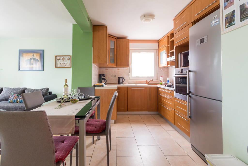 Dina Apartments Pola Esterno foto